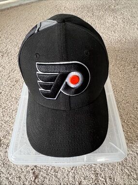 New Era Philadelphia Flyers Black Hat with White & Orange Logo